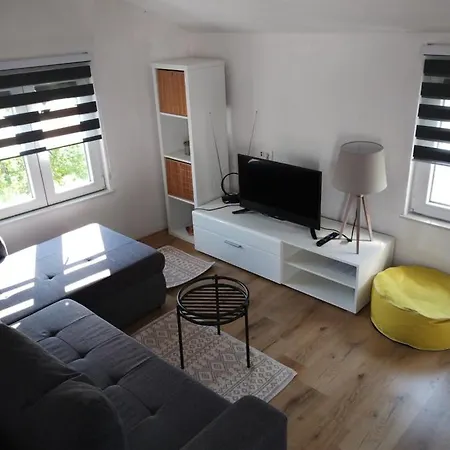 Enia Apartman *